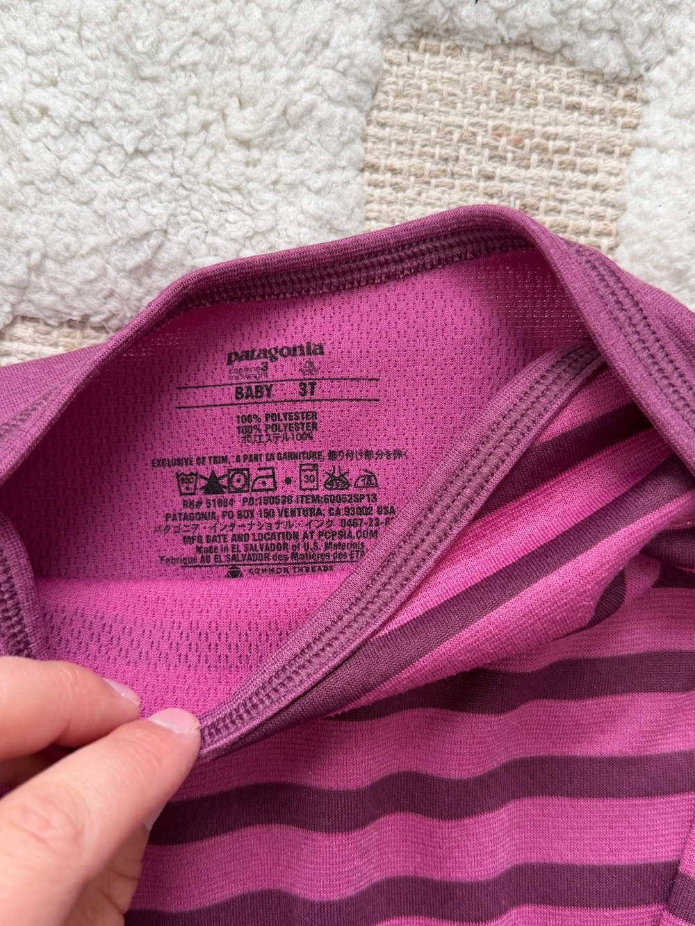 Patagonia Toddler Capilene Midweight Baselayer Set in Berry Pink - Picture 5 of 9